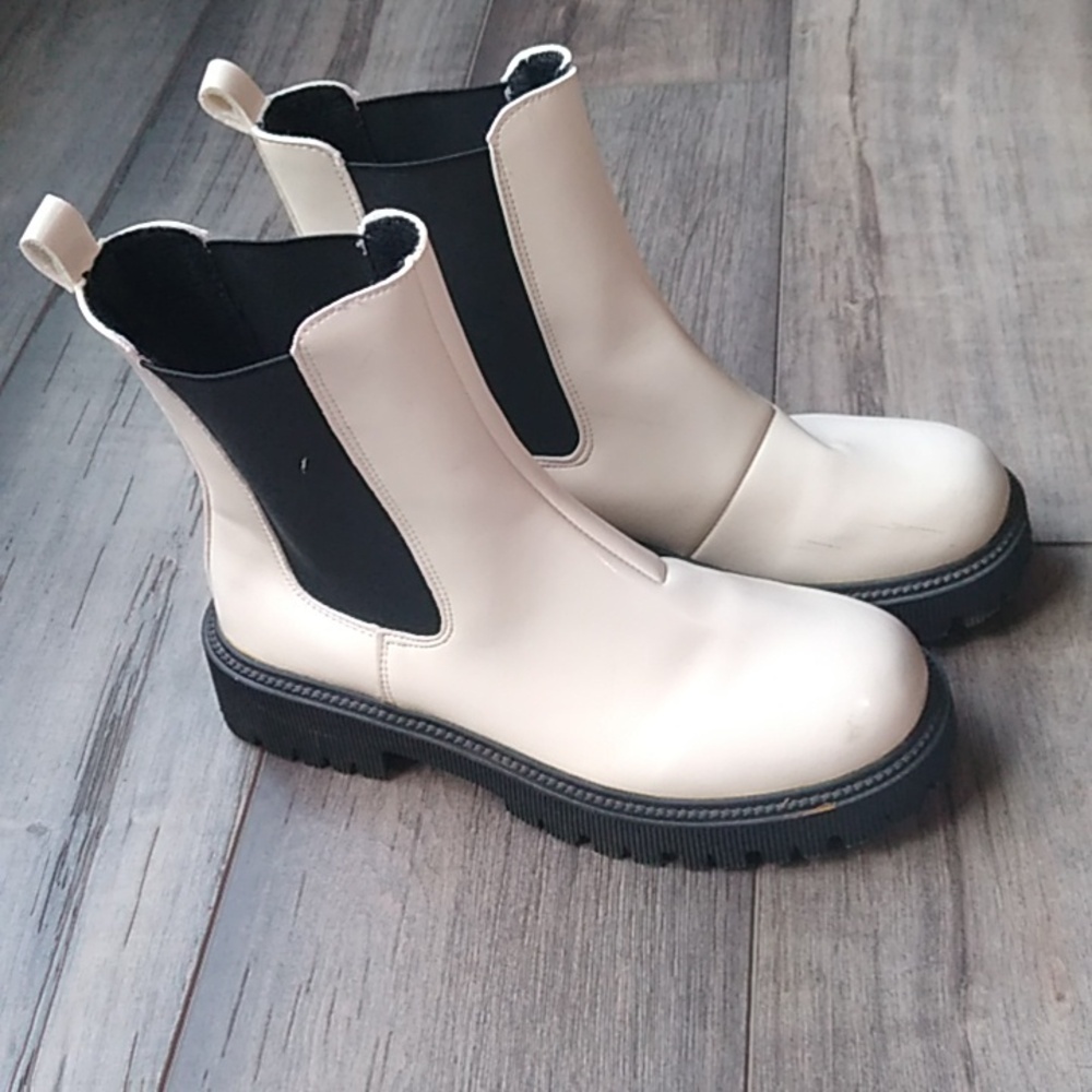 white chelsea boots size 39